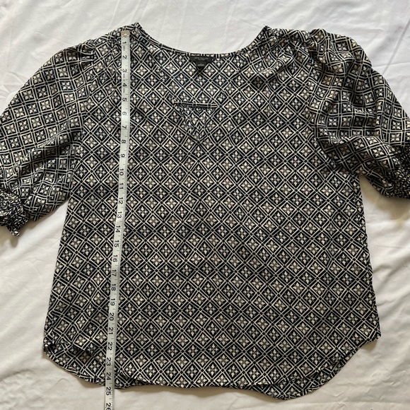 Ann Taylor Navy and Cream Floral Blouse - Picture 2 of 4